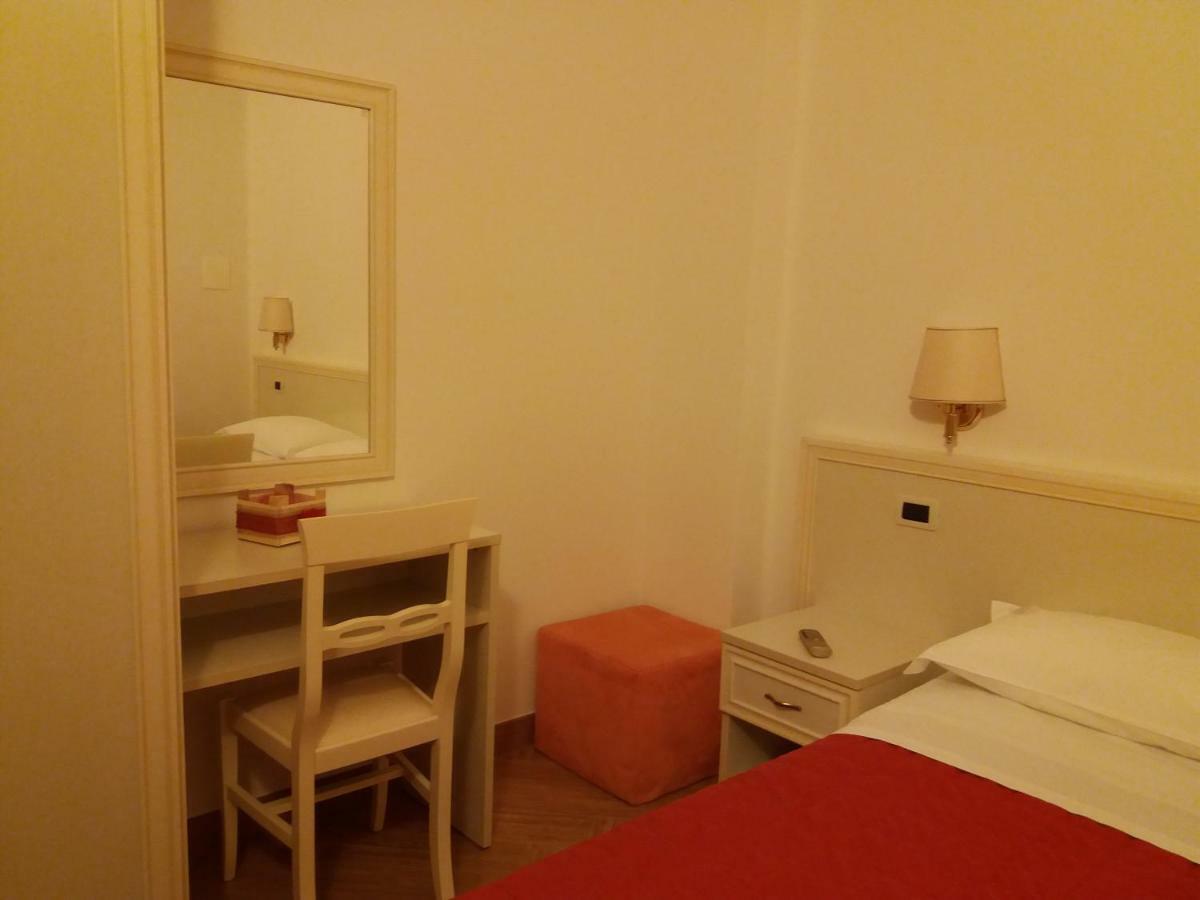 Bed and Breakfast Il Piccolo Nido Borgo Montenero Exterior foto